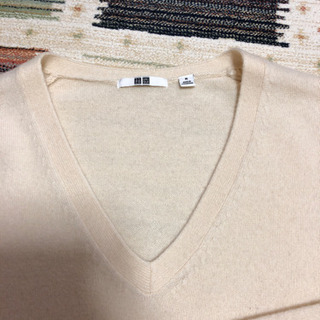引取りなら無料。UNIQLOカシミヤセーターの画像