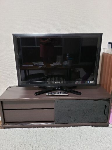 【2010年製 TOSHIBA 37型＆ニトリ テレビ台】【8/25～8/29引き取れる方限定】