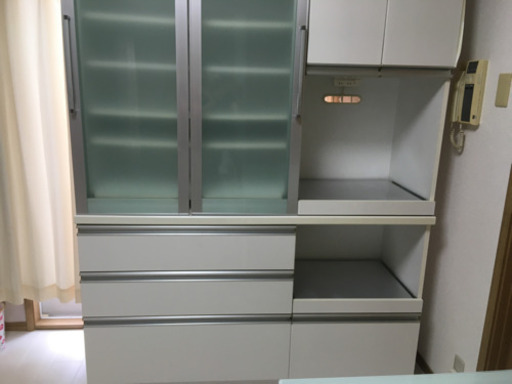 食器棚  白 9000円！！