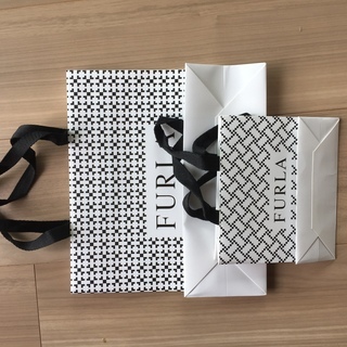 ディオール、シャネル、ティファニー、Furla、Coach　の紙袋各種　の画像