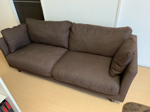 【受け渡し決定済】ニトリ 3人用布貼りソファ ダークブラウン クッション付き