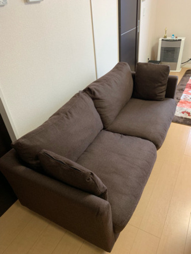 【受け渡し決定済】ニトリ 3人用布貼りソファ ダークブラウン クッション付き