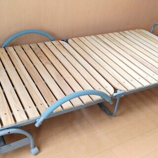 折り畳みすのこベッド　差し上げます【取りにきてくださる方】