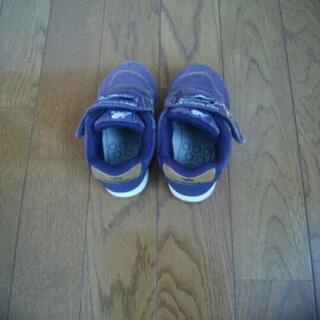 ベビーシューズ　ニューバランス　13.5センチ