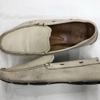 PRADAドライビングシューズ オフホワイトの画像