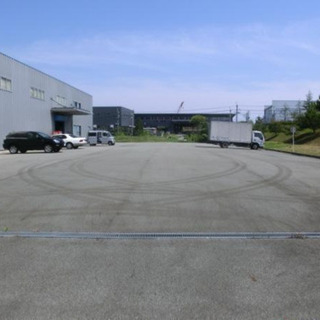 敷地面積1800坪以上♫超希少な貸し工場♫500kgクレーン2基付き♫ - 不動産