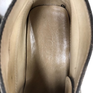TOD'Sデザートブーツの画像