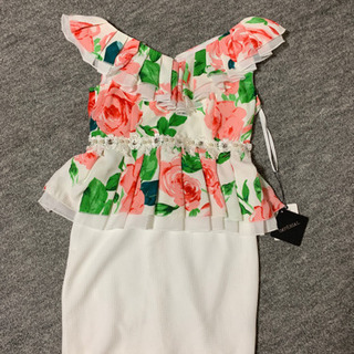 新品未使用 パール付き ミニドレスお譲り致します(*´ω`*)