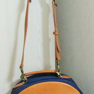 ☆キタムラ KITAMURA かわいい丸めデザインの2WAYバッグ 「K」◆横浜元町発の老舗ファッションブランドの画像