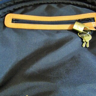 ☆キタムラ KITAMURA かわいい丸めデザインの2WAYバッグ 「K」◆横浜元町発の老舗ファッションブランドの画像