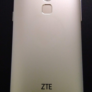 【取引終了】SIMフリースマートフォン ZTE AXON mini ゴールドの画像