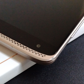 【取引終了】SIMフリースマートフォン ZTE AXON mini ゴールドの画像