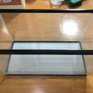 (在庫3個中の2個取り置き中、)水槽 一個1500円 サイズ:約60 在庫3個有 値段交渉有の画像