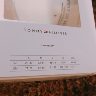 TOMMY HILFIGER ホワイトVネックTシャツ3枚セット Sサイズの画像