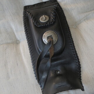 ハーレー2002ヘリティジにつけてた純正小物入れ