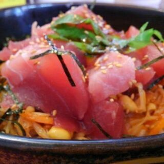 もてなしや　まぐろビビンバ　新発見の旨さ　まぐろとゴマ油は相性抜群
