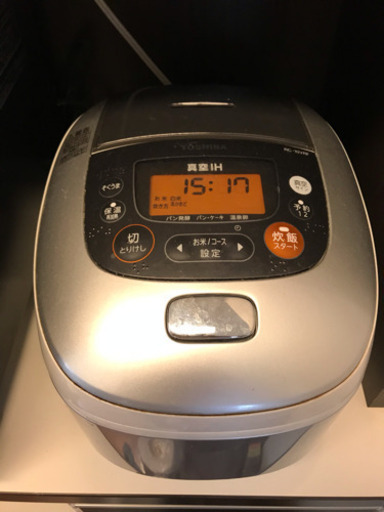 炊飯器 5.5合炊き 東芝 RC-10VRF