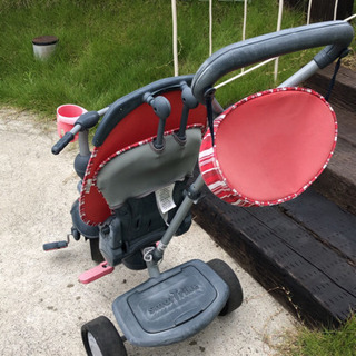 子供用三輪車の画像