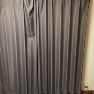 カーテン差し上げます