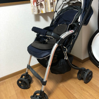 コンビ ベビーカーの画像