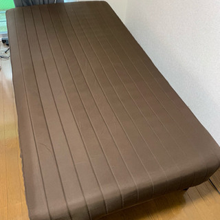 値下げ【美品】3ヶ月のみ使用、シングル 脚付きマットレス、ニトリ