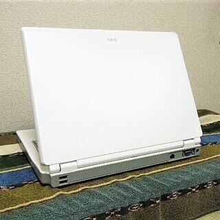 💗15.6型/スノーホワイト/HDD250GB♪/メモリ3GB♪/デュアルコアCPU/MS Offce2019📒✎/すぐ使えるWindows10♪リカバリーメディア付📀/すぐ繋がるWi-Fi📶/DVDRW(読み書き)💿/SDカードスロット♪/点検整備清掃済み😊/NEC LAVIEの画像
