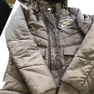 ナイキのダウンジャケット