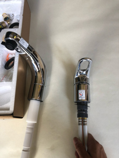 ホース収納式シングルレバー洗髪シャワー混合水栓