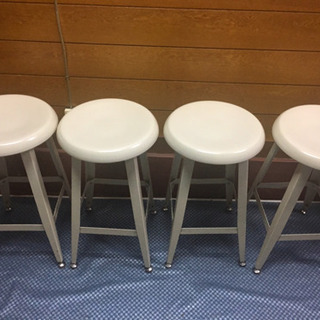 IKEA カウンタースツール　白の画像