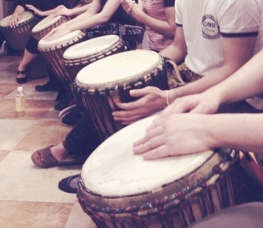 西アフリカの民族楽器ジャンベ（ジェンベ）をはじめよう！ジャンベ教室