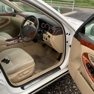 分割OK 審査なし自社ローンあります。18クラウン 走行7万キロ 絶好調 車検2年2月 スマートキー3本 パワーシートの画像