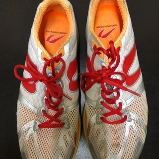 ニュートンランニング 白