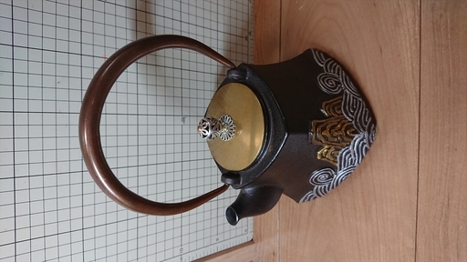 鉄瓶(新古品 o161）