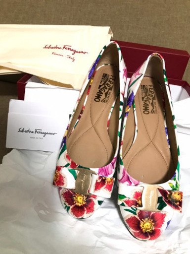 フェラガモ パンプス  花柄  美品