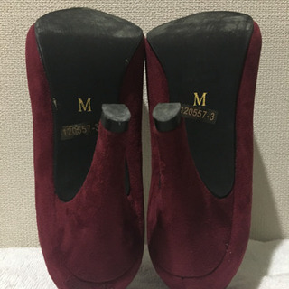 ベロアパンプスの画像