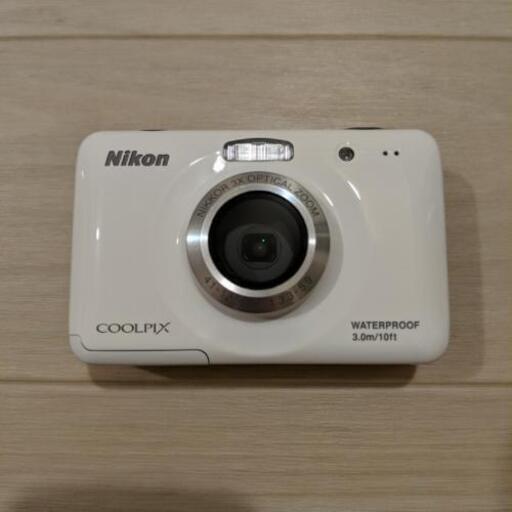 COOLPIX S30　3m防水カメラ（譲り先決定）