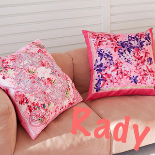 新品未使用rady ステンドグラスクッションの画像