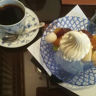 28日の昼に新宿二丁目でお茶しませんか？