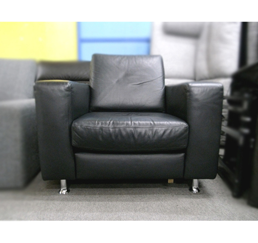 札幌 美品【本革 ヒューゴジャパン 1人掛けアームソファ】幅93cm ブラック 黒 モノトーン シングルソファ HUGO JAPAN 本郷通店