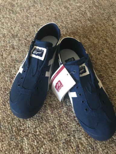 新品 オニツカタイガー スニーカー