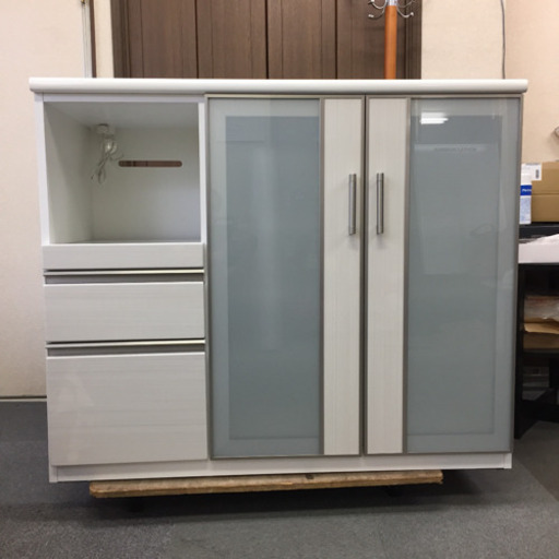 【ニトリ】光沢のある木目模様が美しいキッチンカウンター (ポスティア120WH)