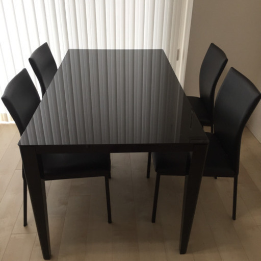 ダイニングテーブル