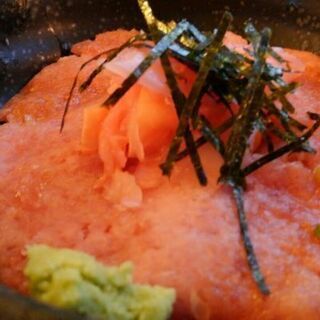 もてなしや　中おち丼(ダブル)旨みが濃いお値打ち部位
