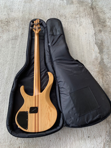 ベース  Ibanez