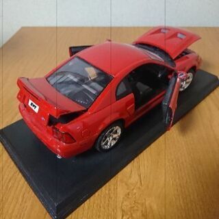 2003 マスタング コブラ 1/18モデルカーの画像