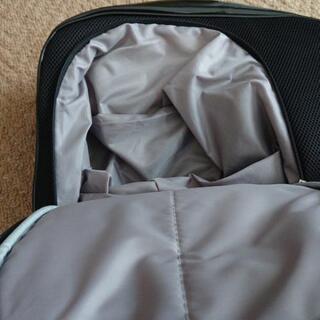 新品✨adidasエナメルバッグの画像