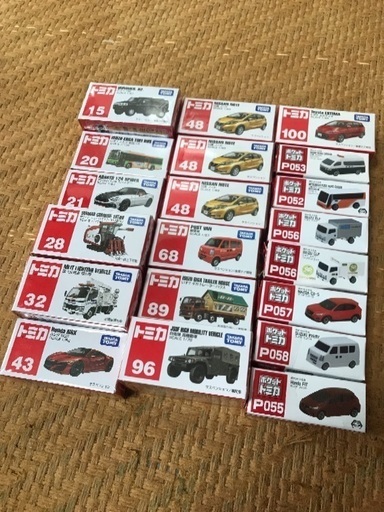 トミカ13台➕ポケットトミカ7台