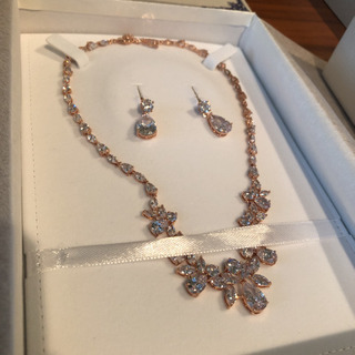 ウェディング用ネックレス ピアスセットの画像