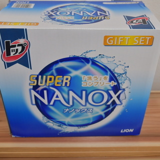 【割引あり】①トップ スーパーナノックスギフト LSN-50V　詰め替え9袋　ボトル2本　ライオン洗剤の画像