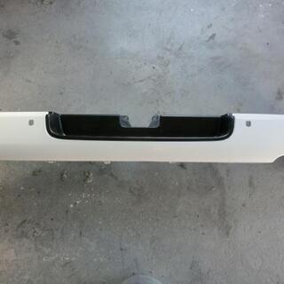 美品！ハイエース200系Ⅲ型S-GL標準ボディ用純正リアバンパー